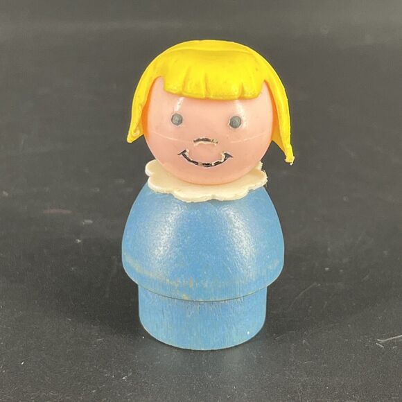 Vintage Fisher Price little people wood blue girl yellow/blond hair/pigtails - Picture 2 of 12
